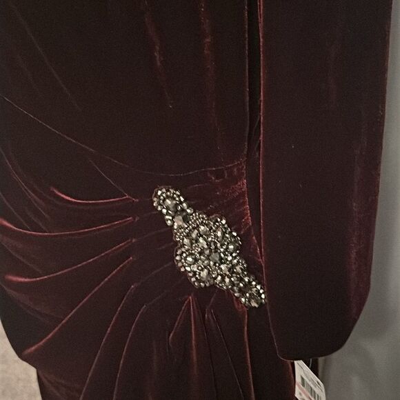 🌸HP🌸ALEX EVENINGS Stretch Velvet Ruched Petite Dress with Beaded Hip! - Picture 13 of 13